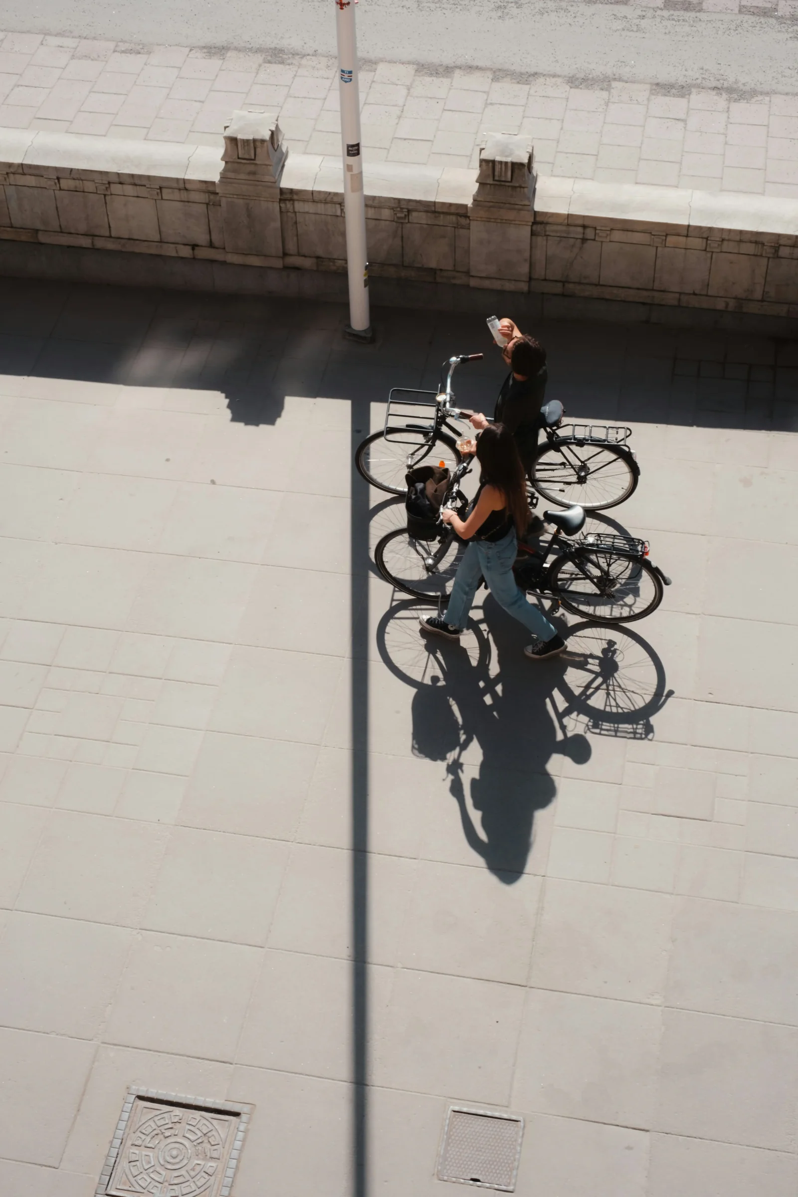Studenter med cyklar